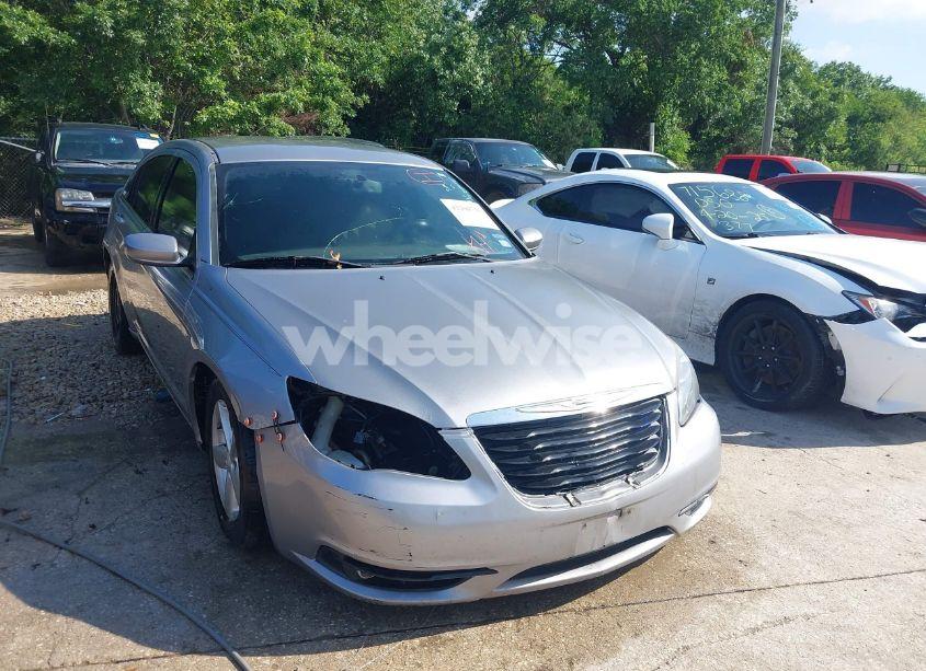 2013 Chrysler 200 TOURING (VIN 1C3CCBBG9DN738418) main photo
