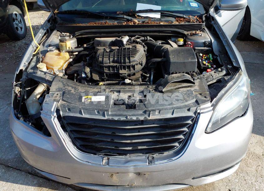 Photo 10 of 2013 Chrysler 200 TOURING (VIN 1C3CCBBG9DN738418)