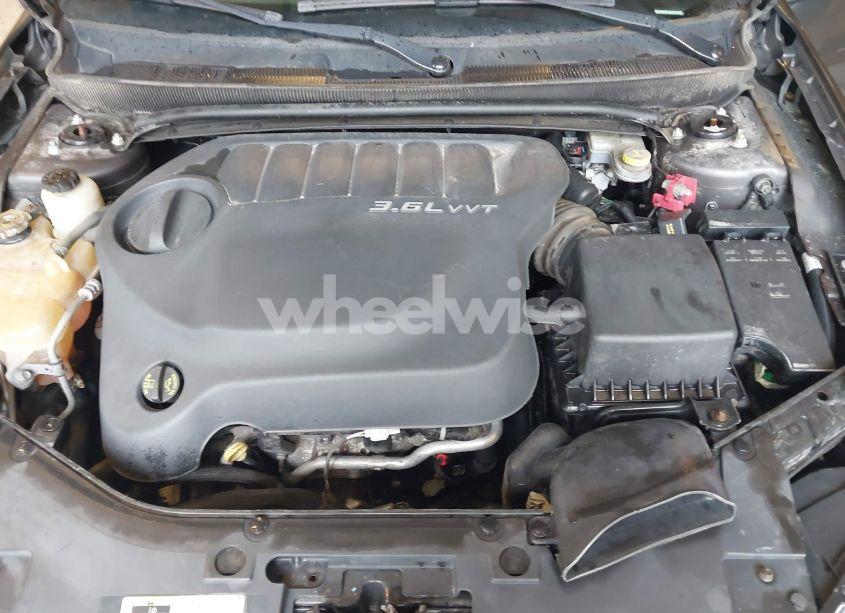 Photo 10 of 2014 Chrysler 200 TOURING (VIN 1C3CCBBG9EN193077)