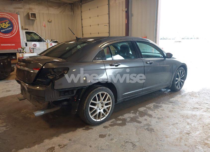 Photo 4 of 2014 Chrysler 200 TOURING (VIN 1C3CCBBG9EN193077)