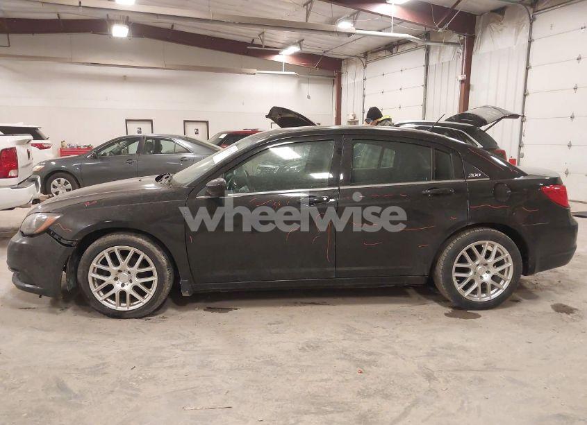 Photo 14 of 2014 Chrysler 200 TOURING (VIN 1C3CCBBGXEN152716)