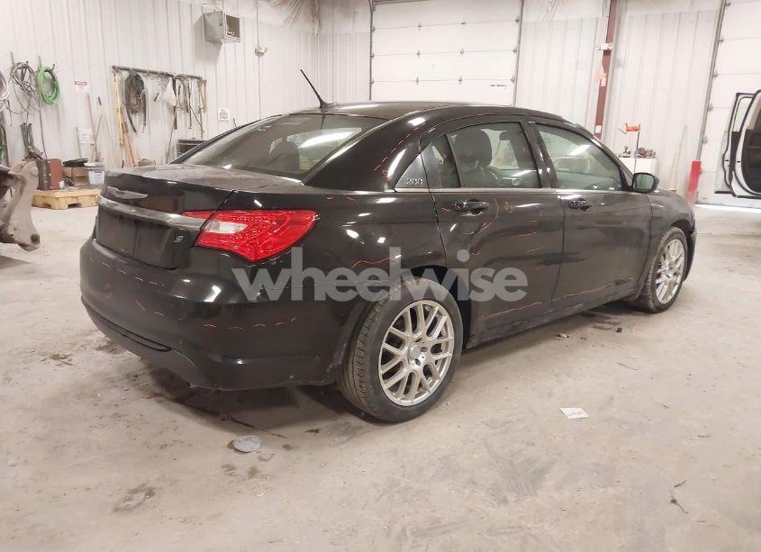 Photo 4 of 2014 Chrysler 200 TOURING (VIN 1C3CCBBGXEN152716)