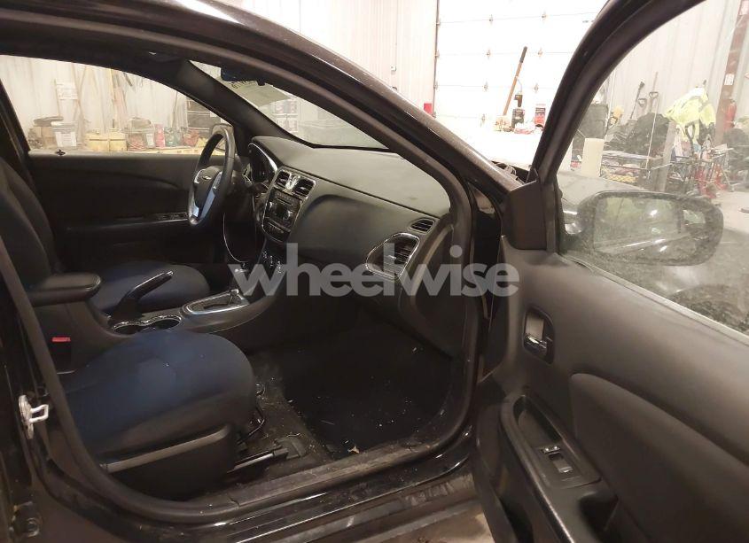 Photo 5 of 2014 Chrysler 200 TOURING (VIN 1C3CCBBGXEN152716)