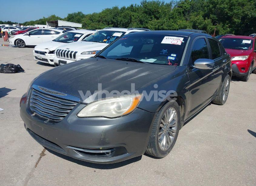 Photo 2 of 2012 Chrysler 200 LIMITED (VIN 1C3CCBCB0CN302428)