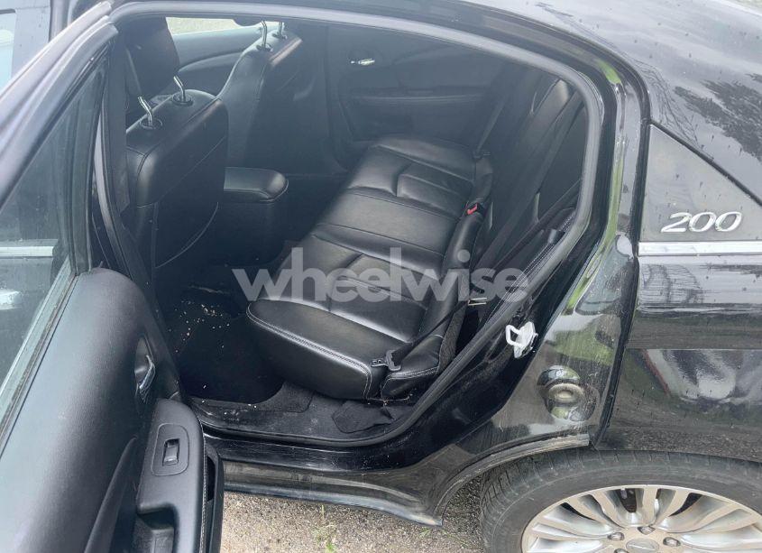 Photo 8 of 2012 Chrysler 200 LIMITED (VIN 1C3CCBCB3CN250891)