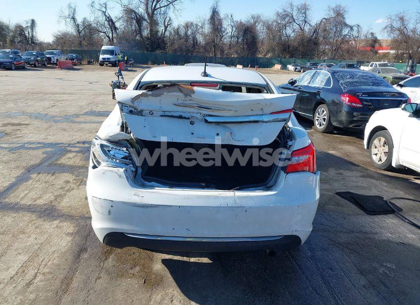Photo 16 of 2012 Chrysler 200 LIMITED (VIN 1C3CCBCB5CN146306)