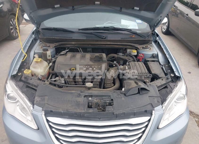Photo 10 of 2012 Chrysler 200 LIMITED (VIN 1C3CCBCB5CN249869)