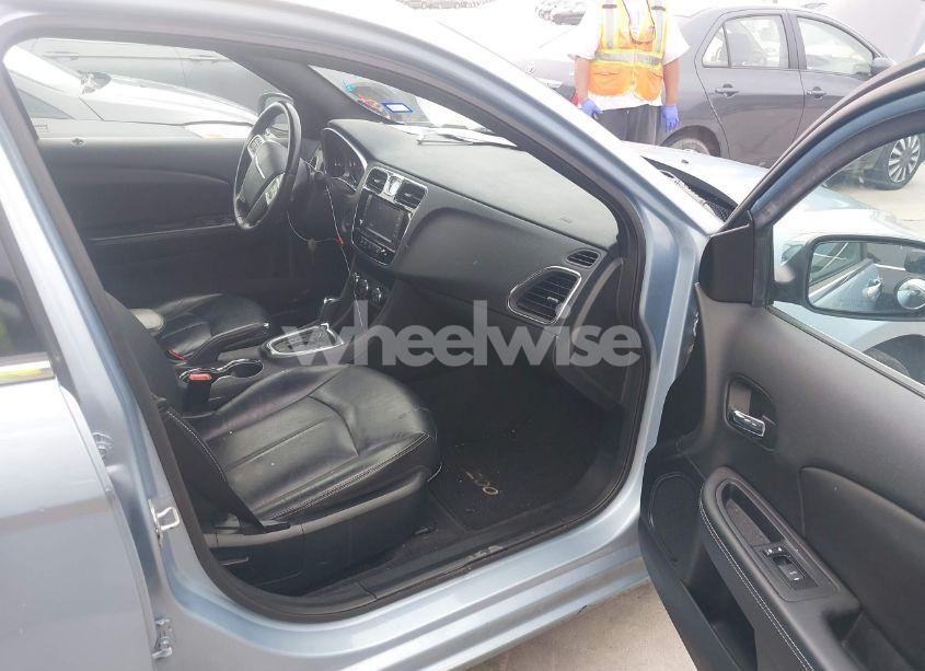 Photo 5 of 2012 Chrysler 200 LIMITED (VIN 1C3CCBCB5CN249869)