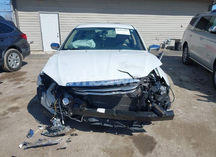 Photo 12 of 2012 Chrysler 200 LIMITED (VIN 1C3CCBCB6CN305981)