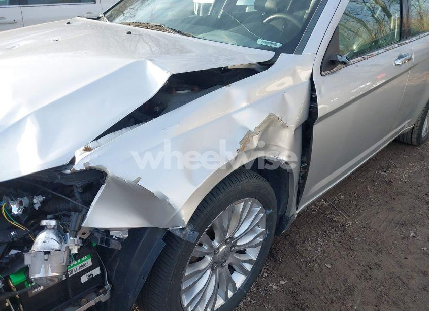 Photo 13 of 2012 Chrysler 200 LIMITED (VIN 1C3CCBCB7CN234984)