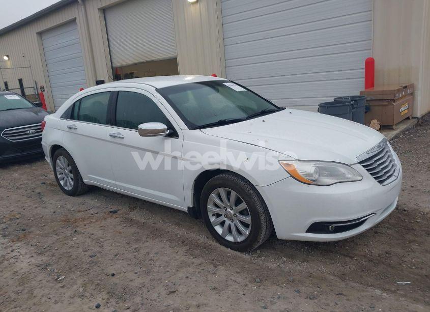 2013 Chrysler 200 LIMITED (VIN 1C3CCBCB8DN568054) main photo