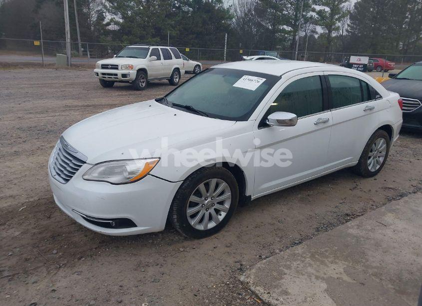 Photo 2 of 2013 Chrysler 200 LIMITED (VIN 1C3CCBCB8DN568054)