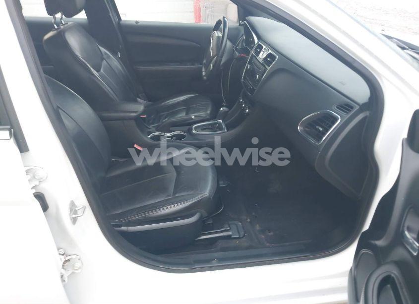 Photo 5 of 2013 Chrysler 200 LIMITED (VIN 1C3CCBCB8DN568054)