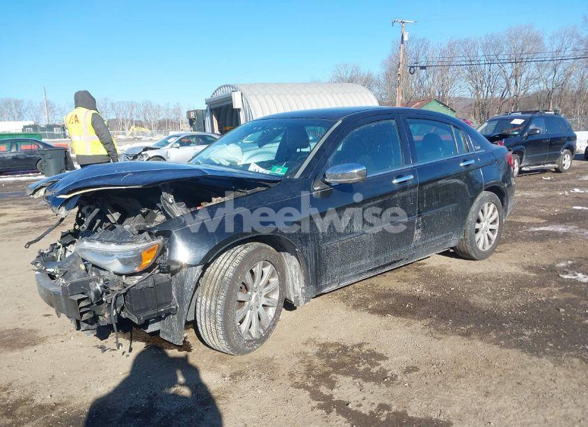 Photo 2 of 2013 Chrysler 200 LIMITED (VIN 1C3CCBCB9DN568029)