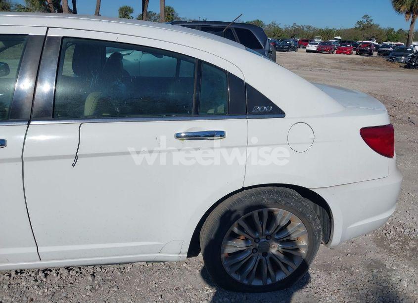 Photo 14 of 2012 Chrysler 200 LIMITED (VIN 1C3CCBCBXCN140761)