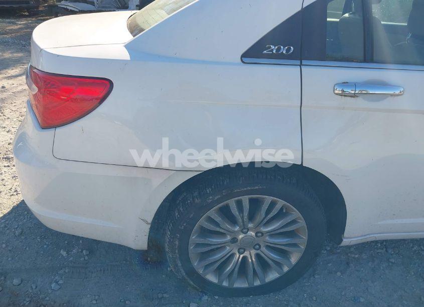 Photo 6 of 2012 Chrysler 200 LIMITED (VIN 1C3CCBCBXCN140761)