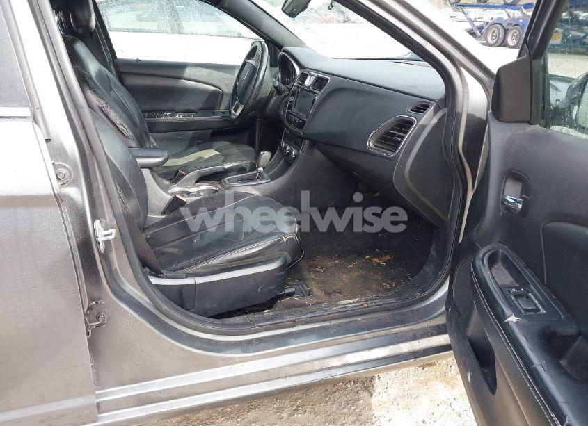 Photo 5 of 2012 Chrysler 200 LIMITED (VIN 1C3CCBCG0CN308063)