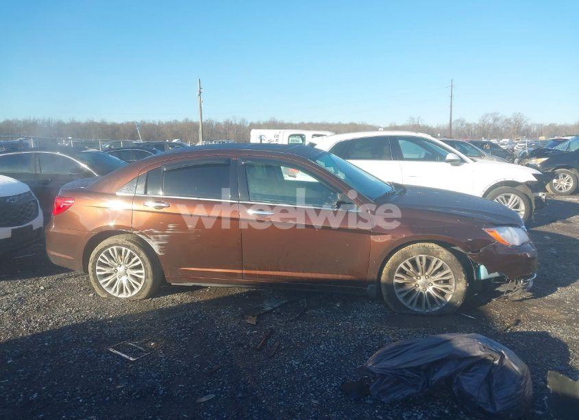 Photo 13 of 2013 Chrysler 200 LIMITED (VIN 1C3CCBCG0DN507356)