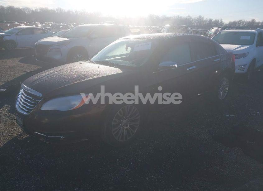 Photo 2 of 2013 Chrysler 200 LIMITED (VIN 1C3CCBCG0DN507356)