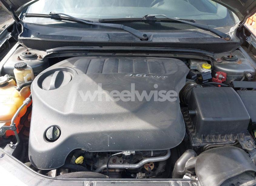 Photo 10 of 2013 Chrysler 200 LIMITED (VIN 1C3CCBCG0DN580498)