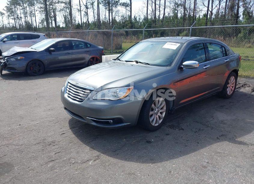 Photo 2 of 2013 Chrysler 200 LIMITED (VIN 1C3CCBCG0DN580498)