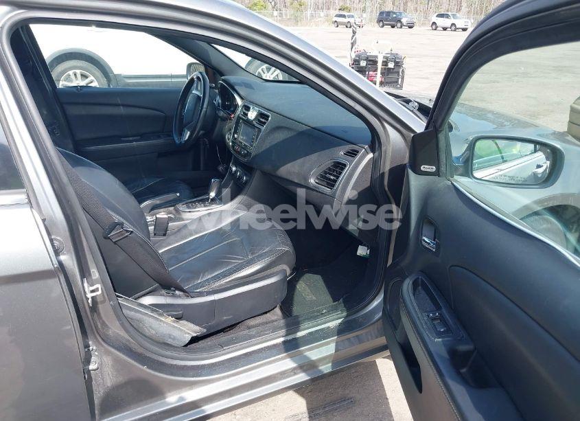 Photo 5 of 2013 Chrysler 200 LIMITED (VIN 1C3CCBCG0DN580498)