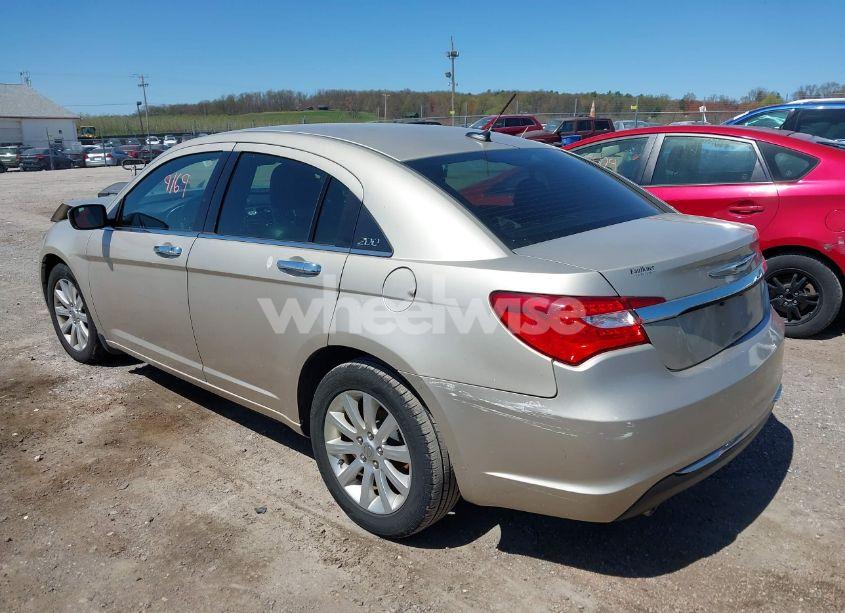 Photo 3 of 2013 Chrysler 200 LIMITED (VIN 1C3CCBCG0DN612592)