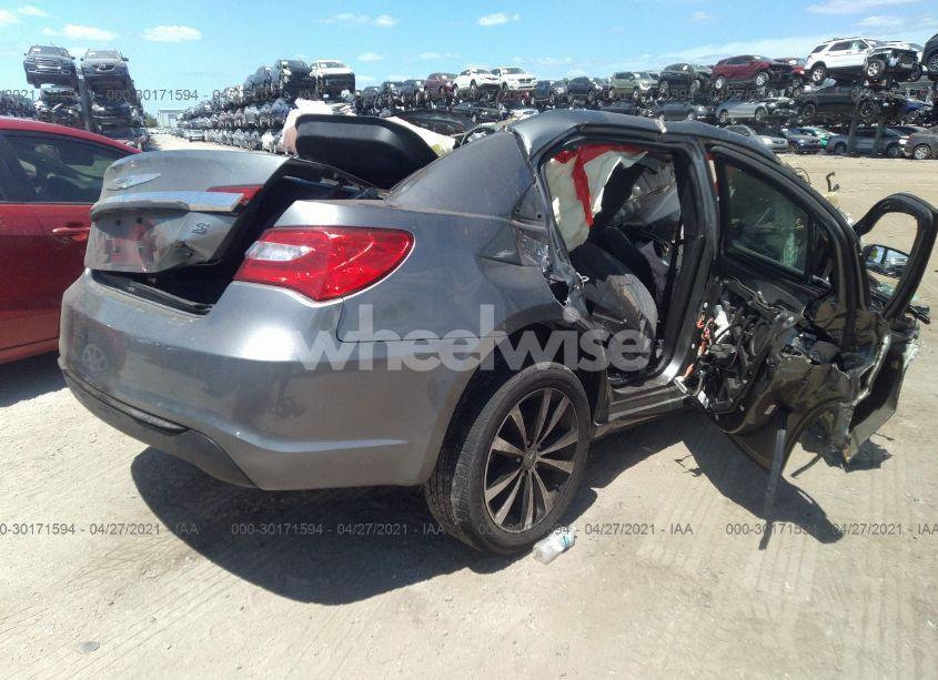 Photo 4 of 2013 Chrysler 200 LIMITED (VIN 1C3CCBCG0DN674610)