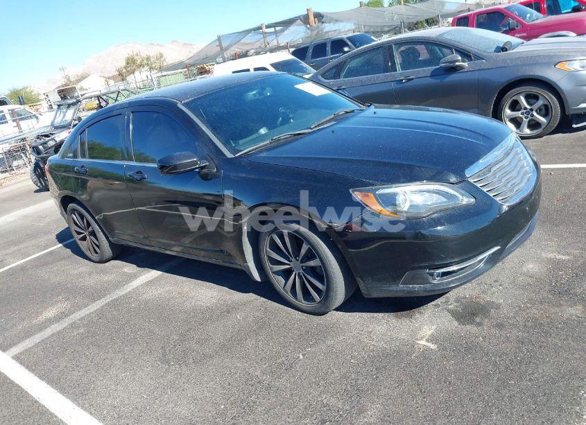 2013 Chrysler 200 LIMITED (VIN 1C3CCBCG0DN706925) main photo