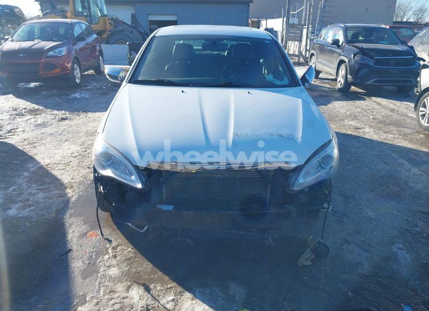 Photo 13 of 2014 Chrysler 200 LIMITED (VIN 1C3CCBCG0EN135616)