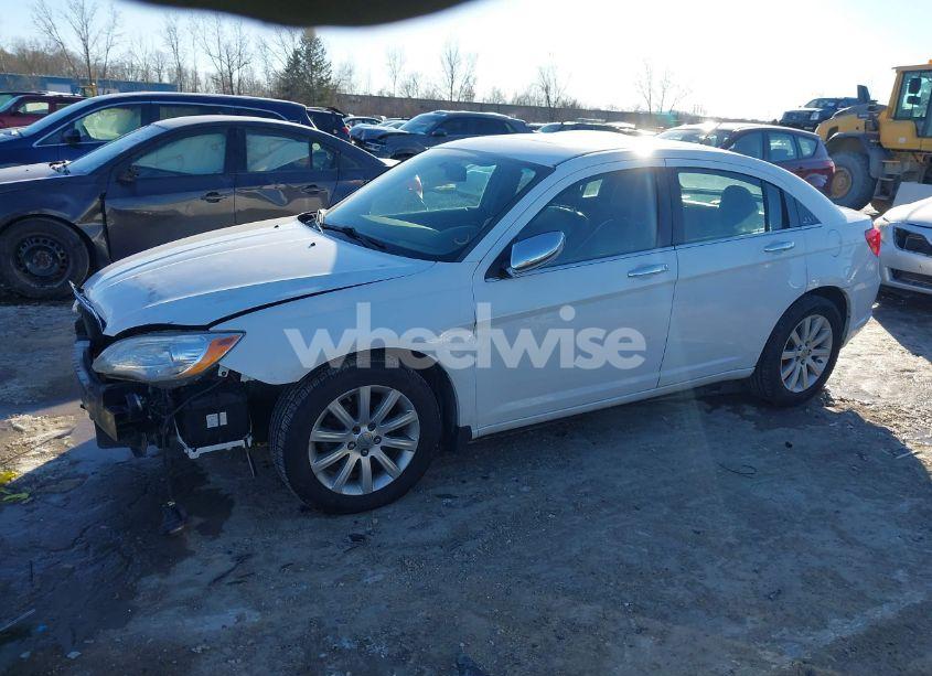 Photo 15 of 2014 Chrysler 200 LIMITED (VIN 1C3CCBCG0EN135616)