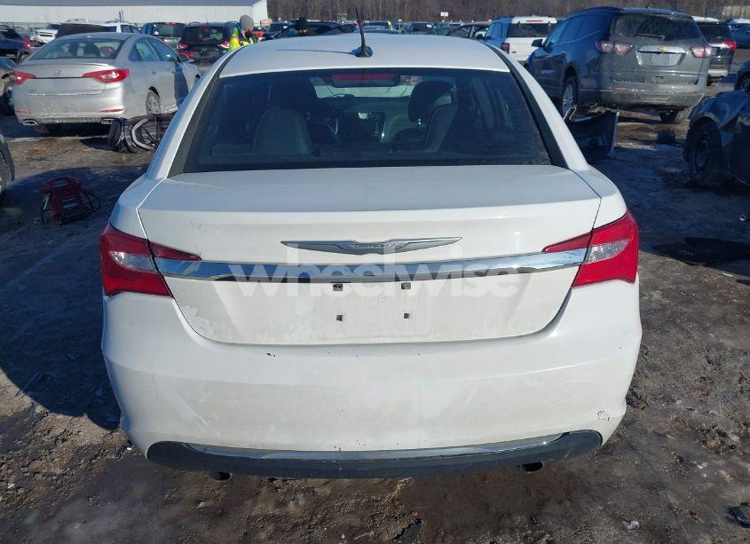 Photo 17 of 2014 Chrysler 200 LIMITED (VIN 1C3CCBCG0EN135616)