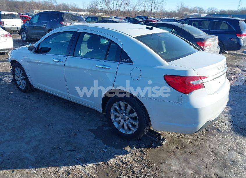Photo 3 of 2014 Chrysler 200 LIMITED (VIN 1C3CCBCG0EN135616)