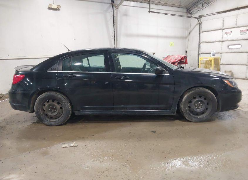 Photo 13 of 2014 Chrysler 200 LIMITED (VIN 1C3CCBCG0EN164839)