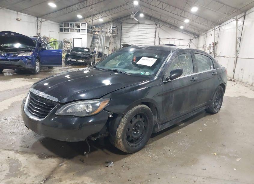 Photo 2 of 2014 Chrysler 200 LIMITED (VIN 1C3CCBCG0EN164839)