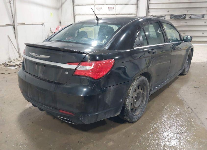 Photo 4 of 2014 Chrysler 200 LIMITED (VIN 1C3CCBCG0EN164839)