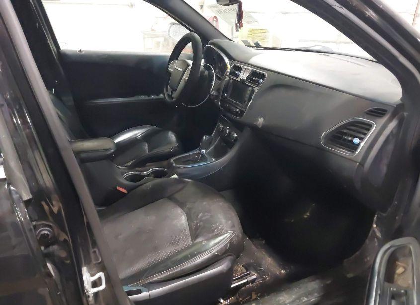 Photo 5 of 2014 Chrysler 200 LIMITED (VIN 1C3CCBCG0EN164839)