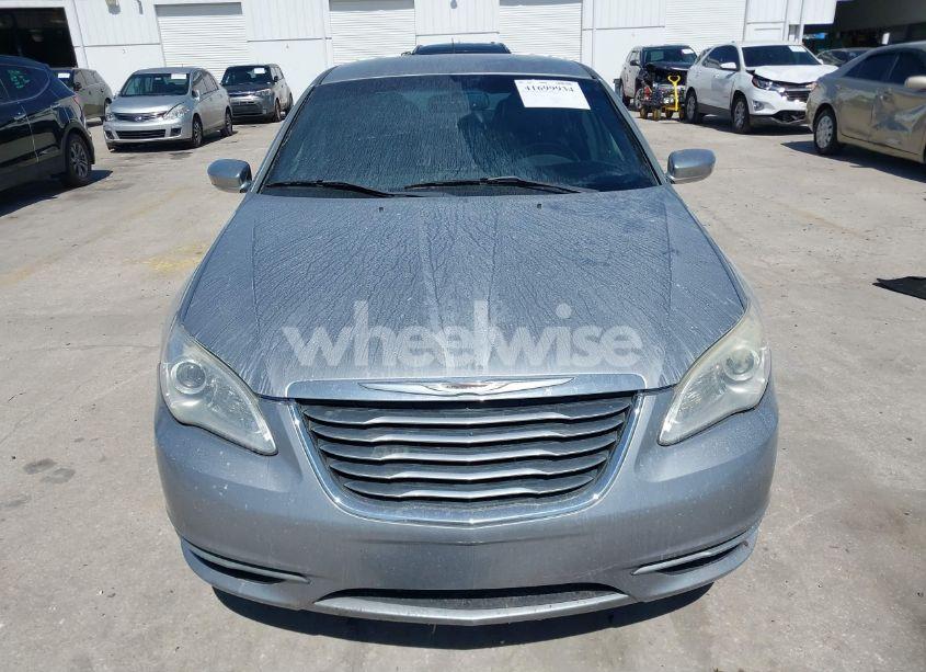 Photo 13 of 2014 Chrysler 200 LIMITED (VIN 1C3CCBCG0EN172326)