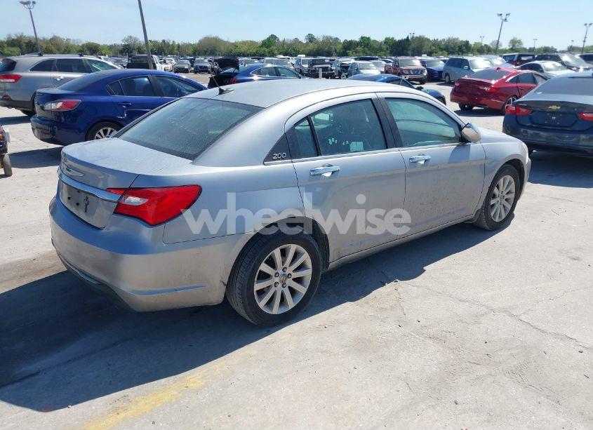 Photo 4 of 2014 Chrysler 200 LIMITED (VIN 1C3CCBCG0EN172326)