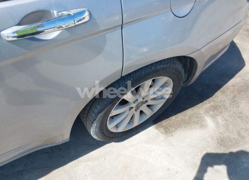 Photo 6 of 2014 Chrysler 200 LIMITED (VIN 1C3CCBCG0EN172326)