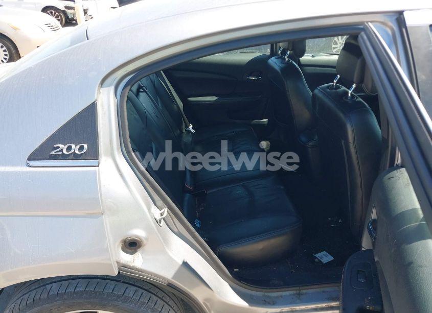 Photo 8 of 2014 Chrysler 200 LIMITED (VIN 1C3CCBCG0EN172326)