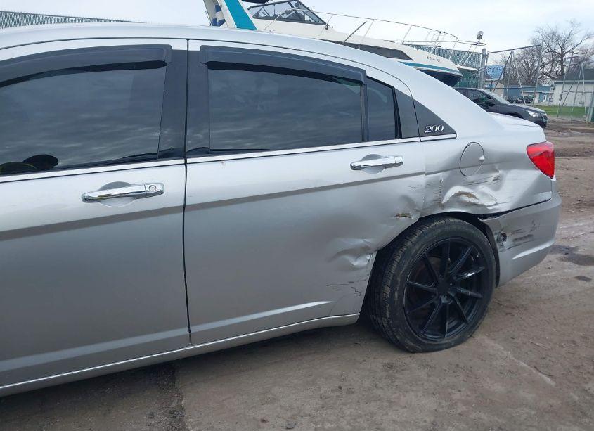 Photo 6 of 2012 Chrysler 200 LIMITED (VIN 1C3CCBCG1CN113363)