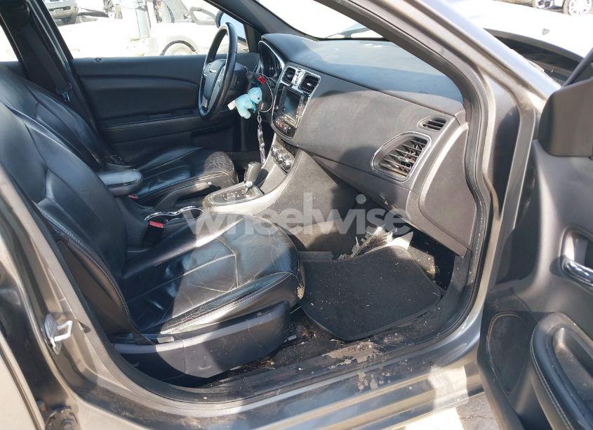 Photo 5 of 2012 Chrysler 200 LIMITED (VIN 1C3CCBCG1CN327110)