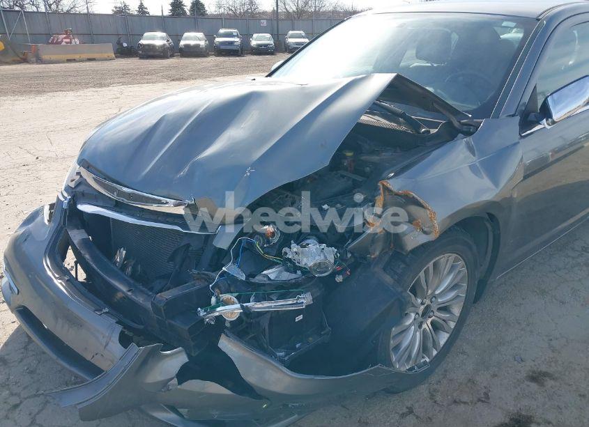 Photo 6 of 2012 Chrysler 200 LIMITED (VIN 1C3CCBCG1CN327110)