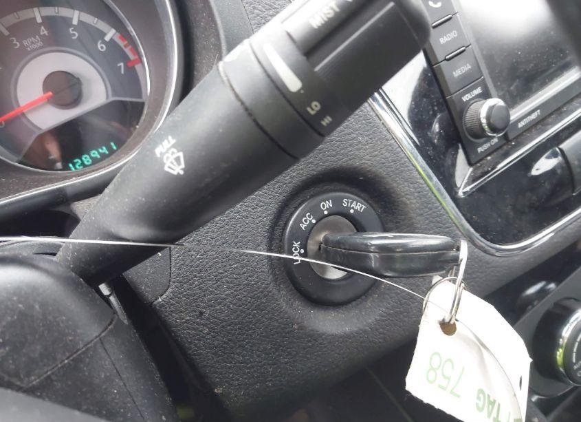 Photo 11 of 2012 Chrysler 200 LIMITED (VIN 1C3CCBCG1CN327186)