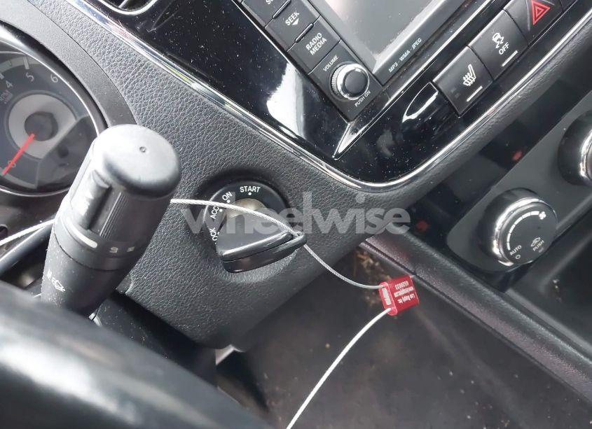 Photo 11 of 2013 Chrysler 200 LIMITED (VIN 1C3CCBCG1DN504675)