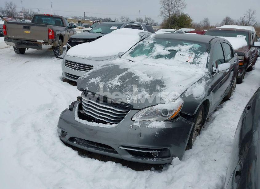 Photo 2 of 2013 Chrysler 200 LIMITED (VIN 1C3CCBCG1DN504675)