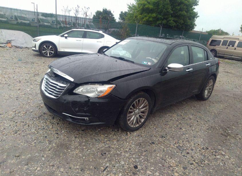 Photo 2 of 2013 Chrysler 200 LIMITED (VIN 1C3CCBCG1DN506958)