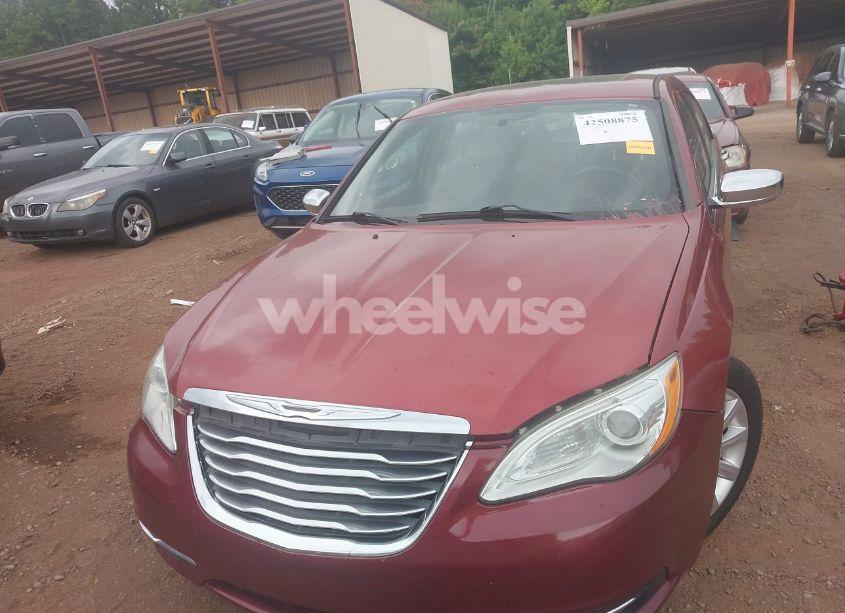 Photo 6 of 2013 Chrysler 200 LIMITED (VIN 1C3CCBCG1DN509164)