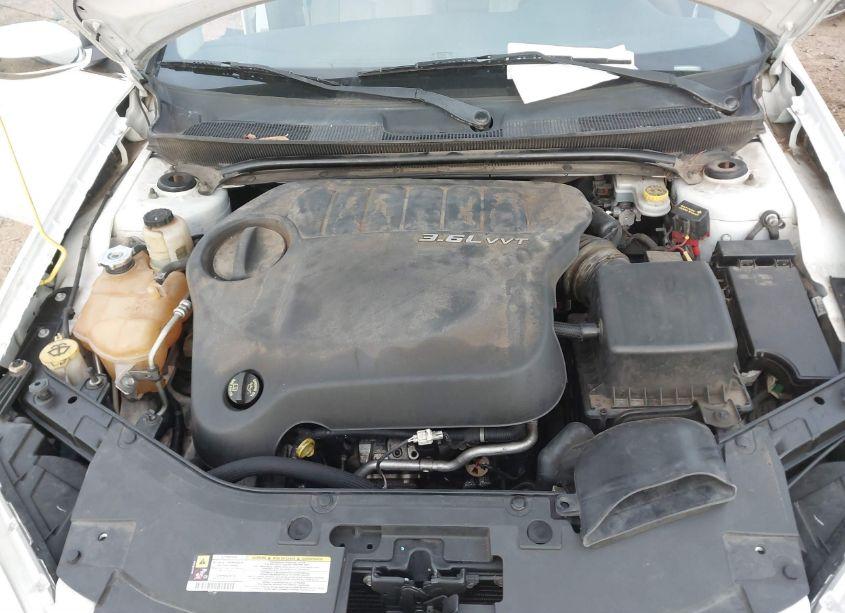 Photo 10 of 2013 Chrysler 200 LIMITED (VIN 1C3CCBCG1DN528877)